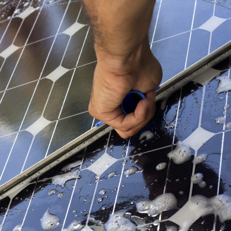 Solar Panel Reinigung